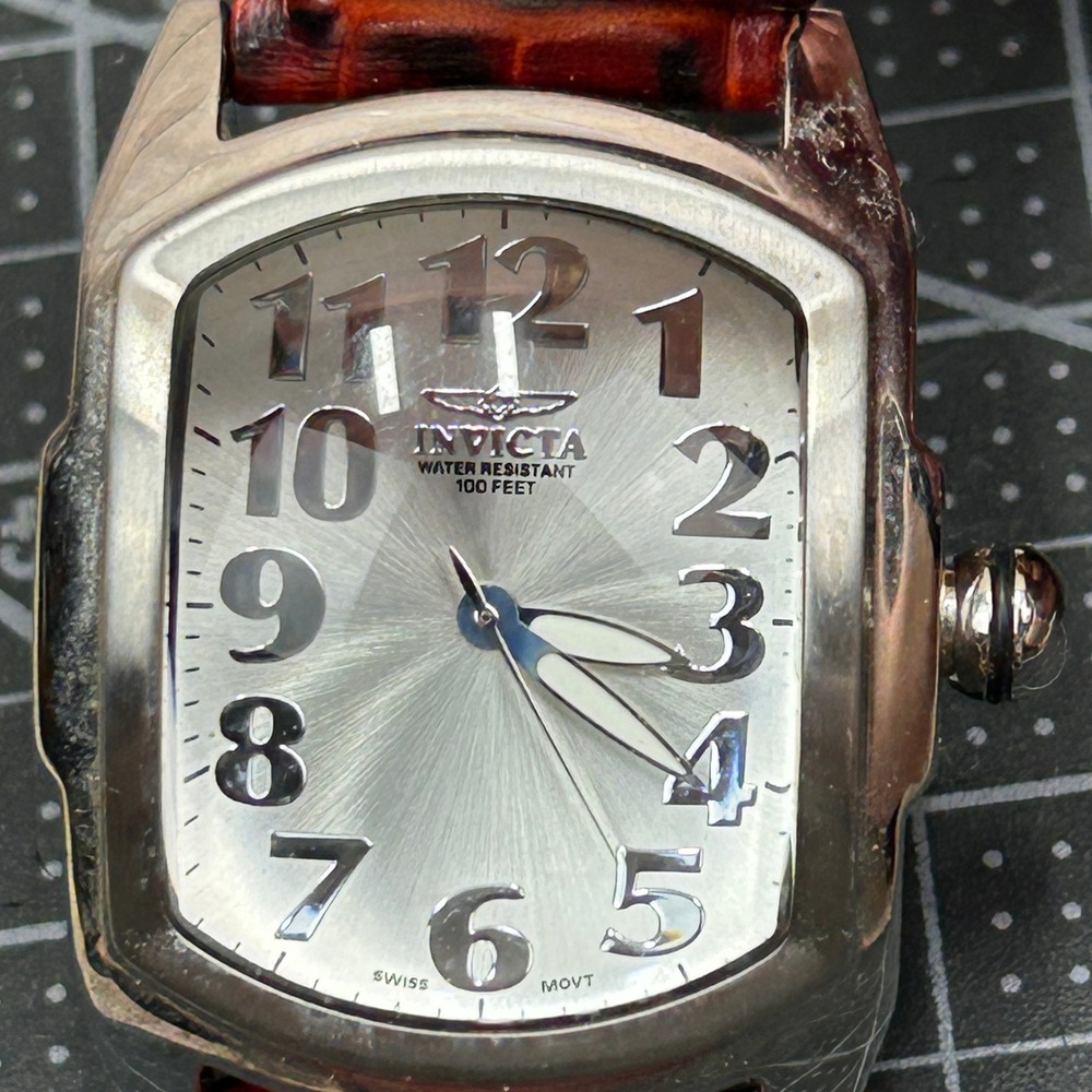 Invicta 5726 Mens Watch Silver Sunburst Dial Brown Leather Strap Swiss Movt 33mm